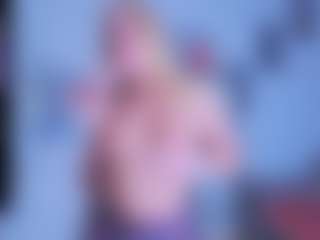 Live cam show with EmilyLion7 - Blue Eyes on CamClone