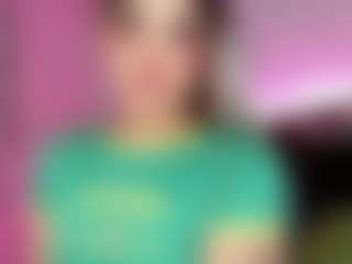 Live cam show with Valentinna Dz - Tease on Camsoda