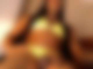 Live cam show with lauraabonnet - Average on Camsoda