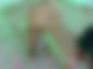 Live cam show with riiby - Striptease on CamSodaAdn