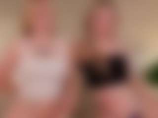 Live cam show with LoritaArzt - Flashing on Cam Slut