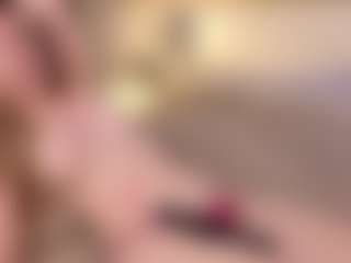 Live cam show with LoritaArzt - Blonde Hair HD on livesuperchat.net