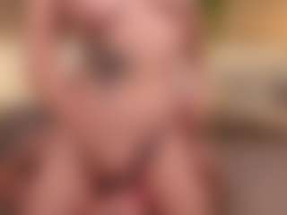 Live cam show with LoritaArzt - Flashing on Camming Site