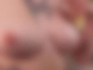 Live cam show with LoritaArzt - Flashing on AdultVida.com