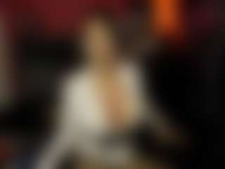 Live cam show with AmelieMartinez - Mature on Milfs Live