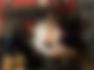 Live cam show with AmelieMartinez - Middle Aged on Dolls Live