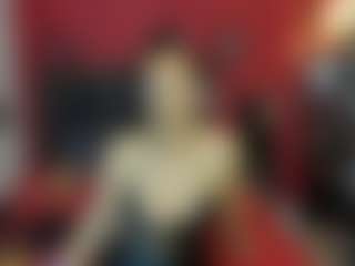 Live cam show with AmelieMartinez - Mature on Hubzter Live