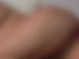 Live cam show with AmeliaJupiter - Average on SpunkLive