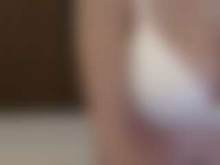 AnyaShySmile's Live Sex Cam Show