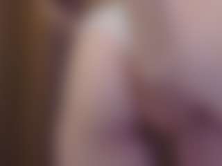 AnyaShySmile's Live Sex Cam Show