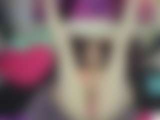 Live cam show with BarbieRiot - Petite Teen (18+) on Instabang
