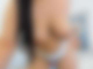 Live cam show with CarlaDevon - Green Eyes on Milfs Live