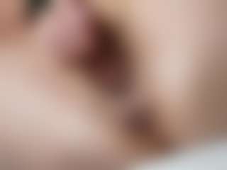 Live cam show with CelineHeaven - Smoking on wildcum.com