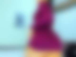 Live cam show with Sara - Big Nipples on SmokeAndPoke