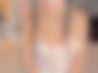 Live cam show with Sara - Big Nipples on Gym Cam Girls