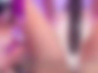 Live cam show with KittieEvaa - Skinny on Camsoda