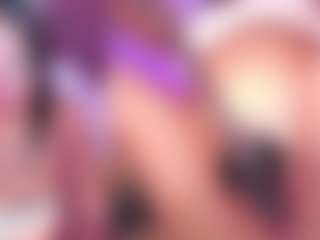 Live cam show with KittieEvaa - Skinny on Gym Cam Girls