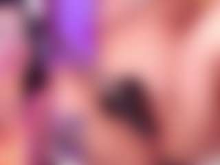 Live cam show with KittieEvaa - Dildo on Dolls Live