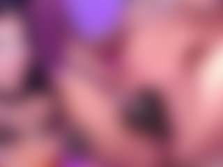 Live cam show with KittieEvaa - Petite Teen (18+) on TottyGirls