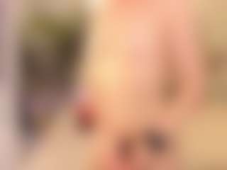 Live cam show with IreneMarlow - Teasing on Spunkpage