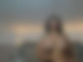 Live cam show with Noah-Pariss - Nipple Piercings on Hubzter Live