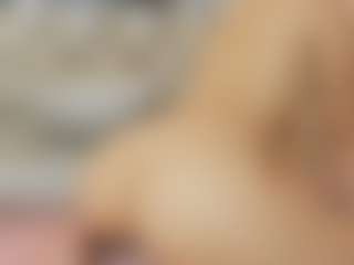 Live cam show with Noah-Pariss - Nipple Piercings on AdultVida.com