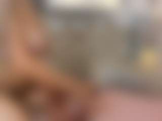 Live cam show with Noah-Pariss - Erotic Dance on Chatstar