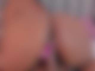 Live cam show with TinaCurly - Brown Hair on chickslive.net