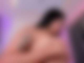 Live cam show with Violeta-Santanna - Lush Brown Hair on TeamSkeetLive