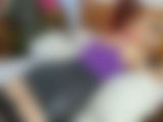 Live cam show with ainoa-good-vibes - Flirt White on Gym Cam Girls