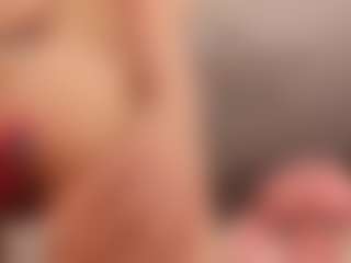 Live cam show with Tiffany-Jade - Bikini on Uber Horny