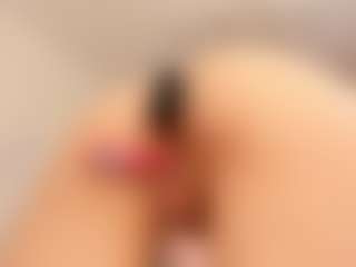Live cam show with Tiffany-Jade - Squirt on Camsoda