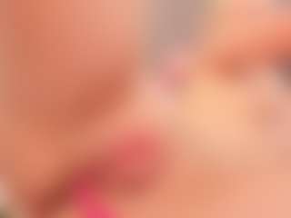 Live cam show with Tiffany-Jade - Shaved Pussy on Camsoda