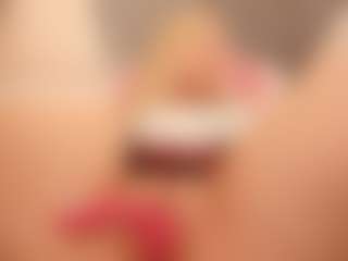 Live cam show with Tiffany-Jade - Eating Pussy on Livezox