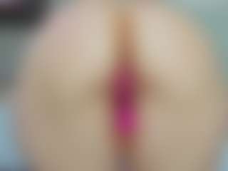 tykitaa's Live Sex Cam Show