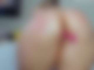 tykitaa's Live Sex Cam Show