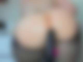 Live cam show with tykitaa - Ass Bouncing on CamClone