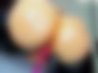 tykitaa's Live Sex Cam Show