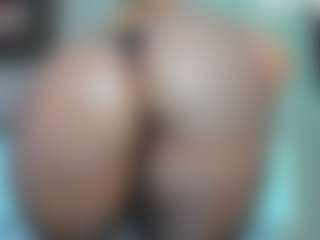 tykitaa's Live Sex Cam Show
