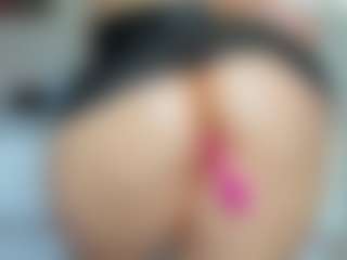 tykitaa's Live Sex Cam Show