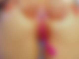 Live cam show with tykitaa - Tease Curvy on Chatstar