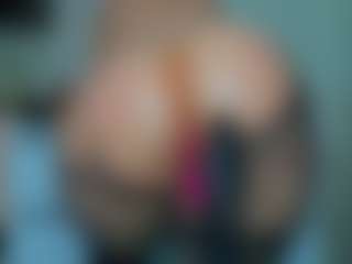 tykitaa's Live Sex Cam Show