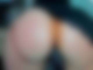 Live cam show with tykitaa - Erotic Dance on Milfs Live