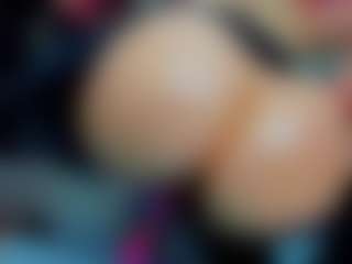 tykitaa's Live Sex Cam Show