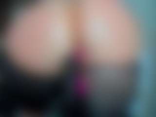 tykitaa's Live Sex Cam Show