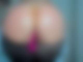 tykitaa's Live Sex Cam Show