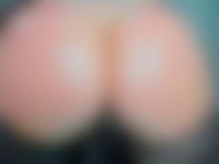 tykitaa's Live Sex Cam Show