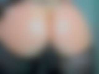 tykitaa's Live Sex Cam Show