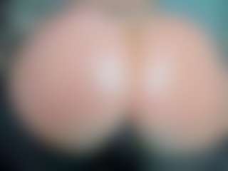 tykitaa's Live Sex Cam Show