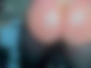 tykitaa's Live Sex Cam Show